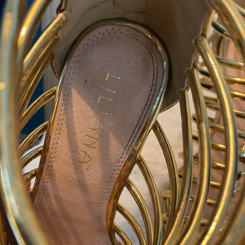 Sexy gold heels - Picture 7 of 8